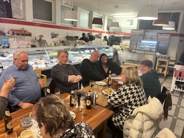 Treffen in der Osteria