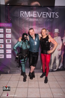 Fantastic_In_Rubber, ... und Katzentatze